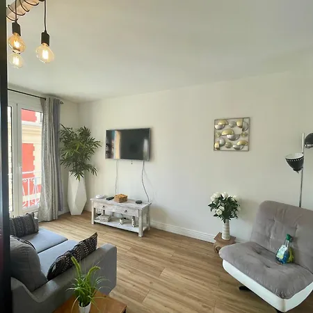 Le Verlaine, En Centre à Deux Minutes Des Plages Menton